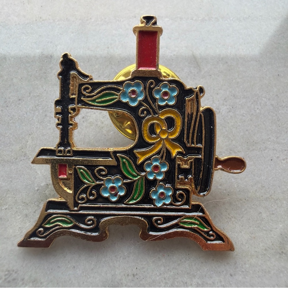 Vintage Clotilde #8 German 1905 Sewing Gold Tone Machine Lapel Hat Pin